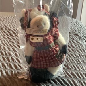 “Kisses” Boyd’s Bear Cow, “RARE”